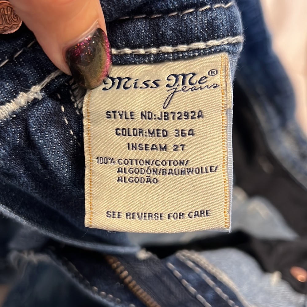 Like new Miss Me Boyfriend Cut Jeans Sz 28 - Picture 8 of 11